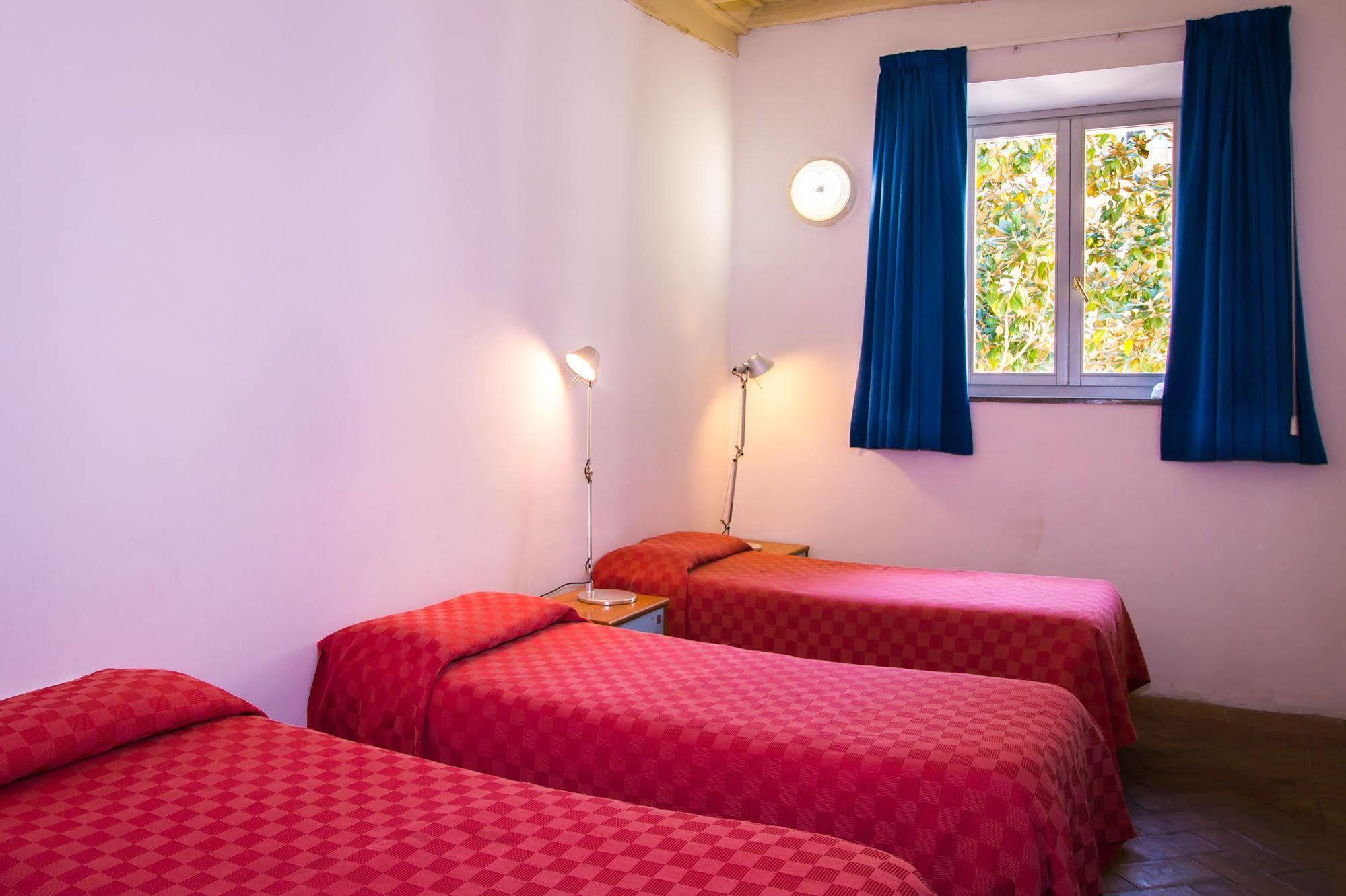 Orsa Maggiore Hostel For Women Only Roma Exterior foto