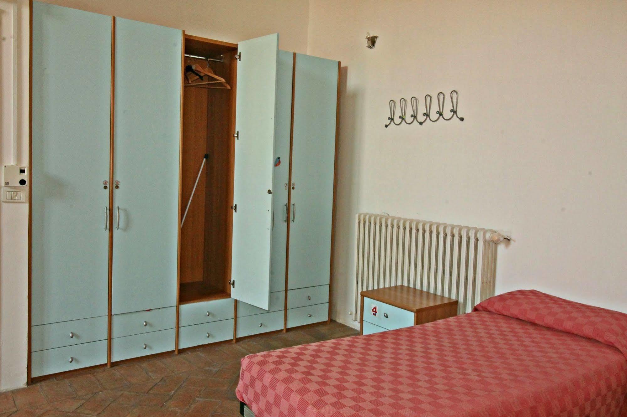 Orsa Maggiore Hostel For Women Only Roma Exterior foto